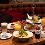 مونتي روزا البوتيكي فندق 4*